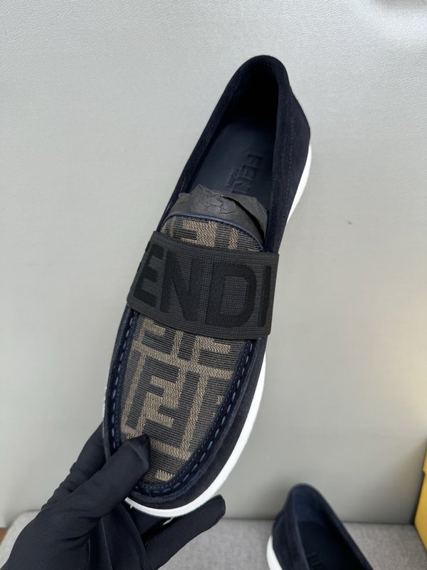 펜디 FENDI 남성 캐주얼 가죽 로퍼 001-221227