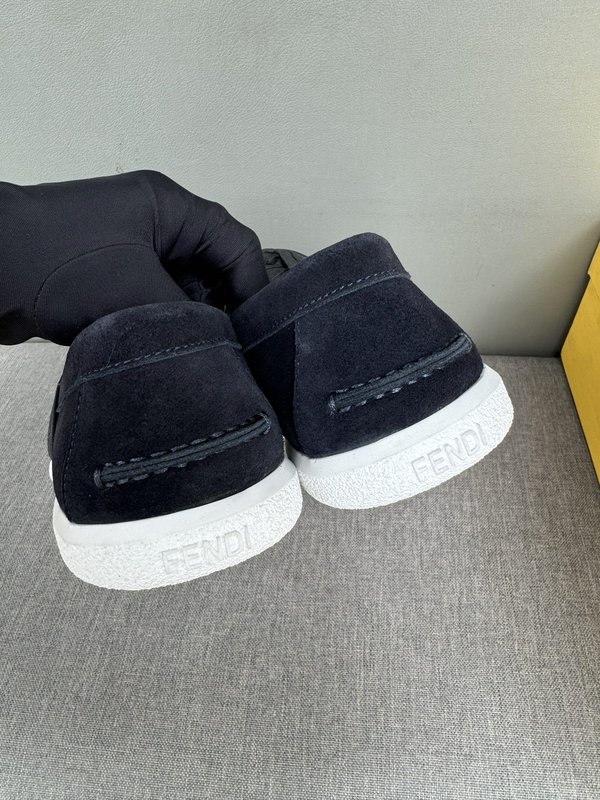 펜디 FENDI 남성 캐주얼 가죽 로퍼 001-221227