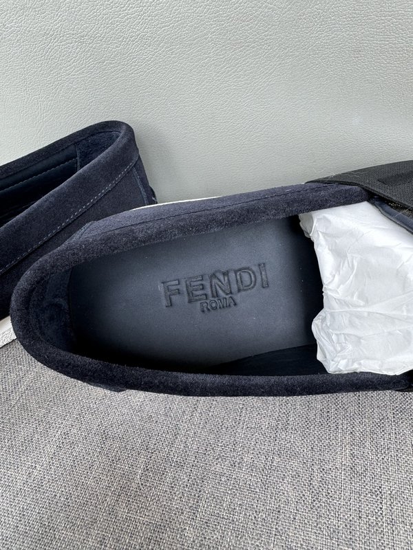펜디 FENDI 남성 캐주얼 가죽 로퍼 001-221227