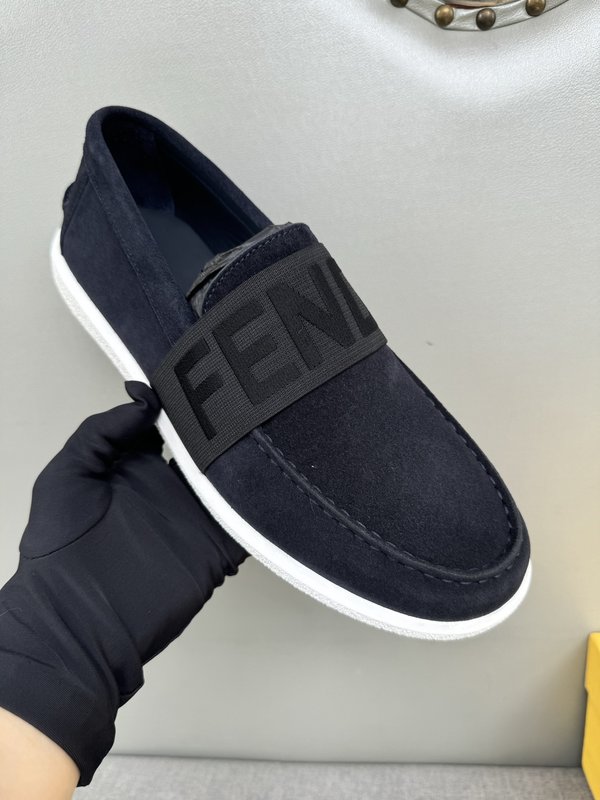 펜디 FENDI 수입 소 가죽 캐주얼 슈즈 001-221228