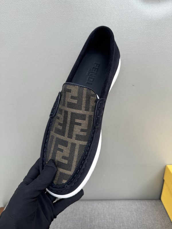 펜디 FENDI 남성 캐주얼 가죽 로퍼 001-221229