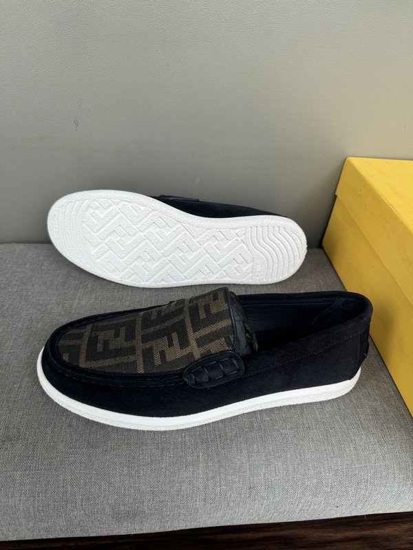 펜디 FENDI 남성 캐주얼 가죽 로퍼 001-221229