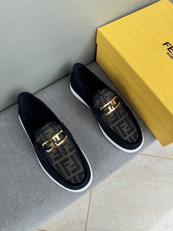 페디 FENDI 남성 캐주얼 가죽 로퍼 001-221230
