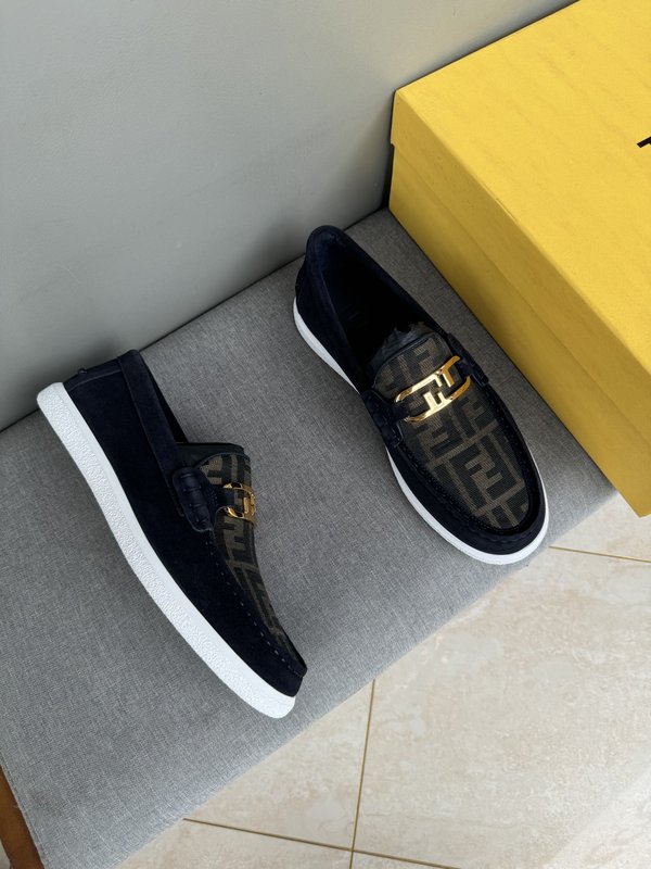 페디 FENDI 남성 캐주얼 가죽 로퍼 001-221230