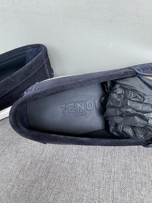 페디 FENDI 남성 캐주얼 가죽 로퍼 001-221230