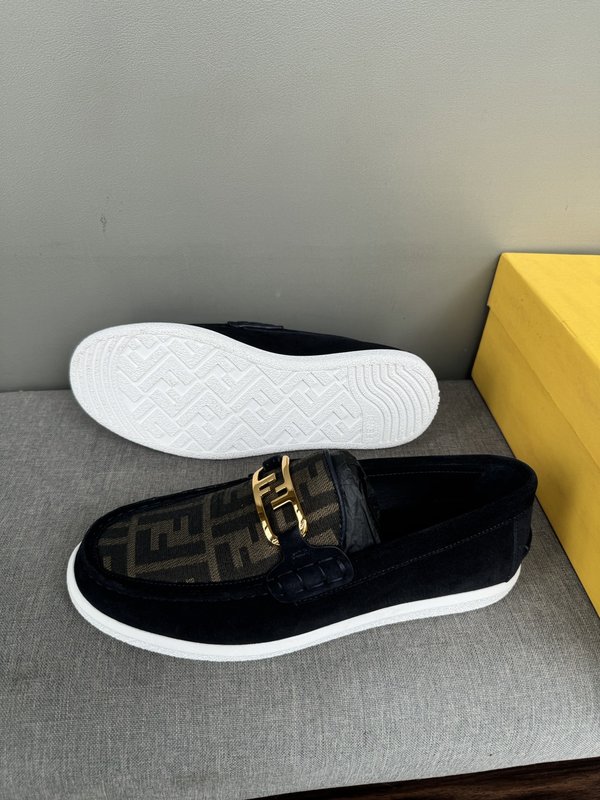 페디 FENDI 남성 캐주얼 가죽 로퍼 001-221230