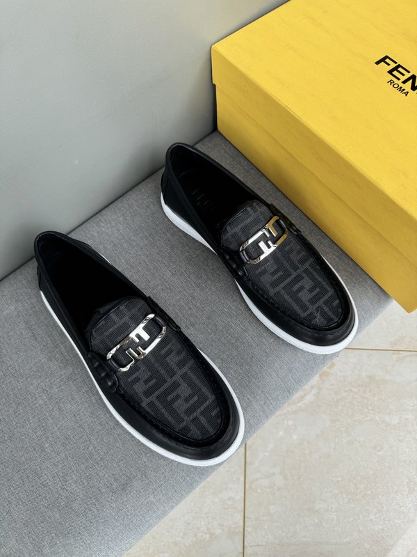 펜디 FENDI 남성 캐주얼 가죽 로퍼 슈즈 001-221231