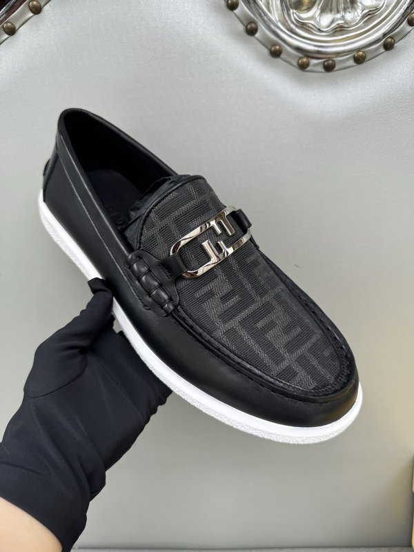 펜디 FENDI 남성 캐주얼 가죽 로퍼 슈즈 001-221231