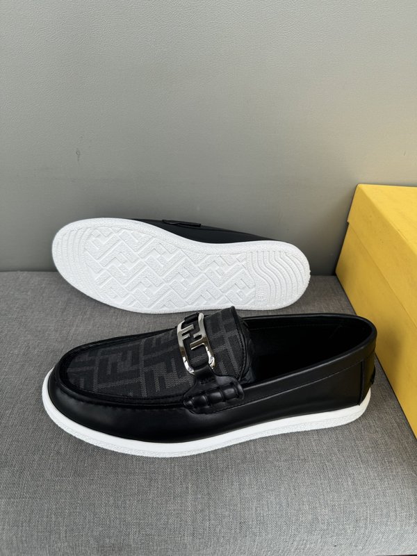 펜디 FENDI 남성 캐주얼 가죽 로퍼 슈즈 001-221231