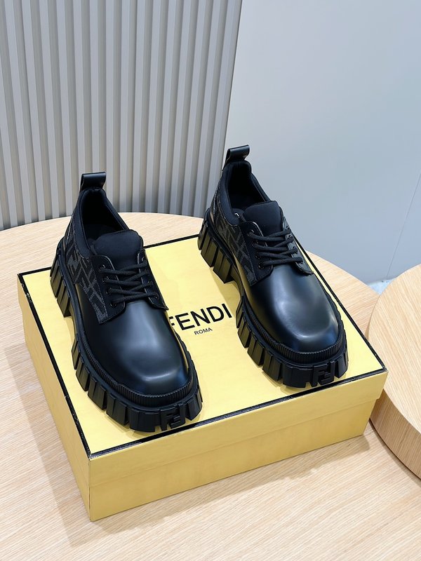 펜디 FENDI Force 시리즈 레더 슈즈 001-221236