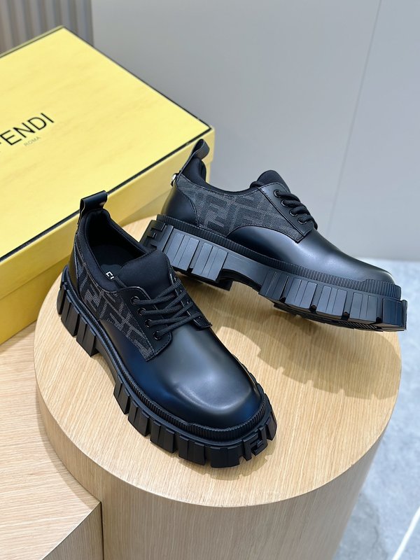 펜디 FENDI Force 시리즈 레더 슈즈 001-221236