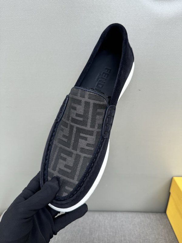 펜디 FENDI 남성 캐주얼 가죽 로퍼 001-221237