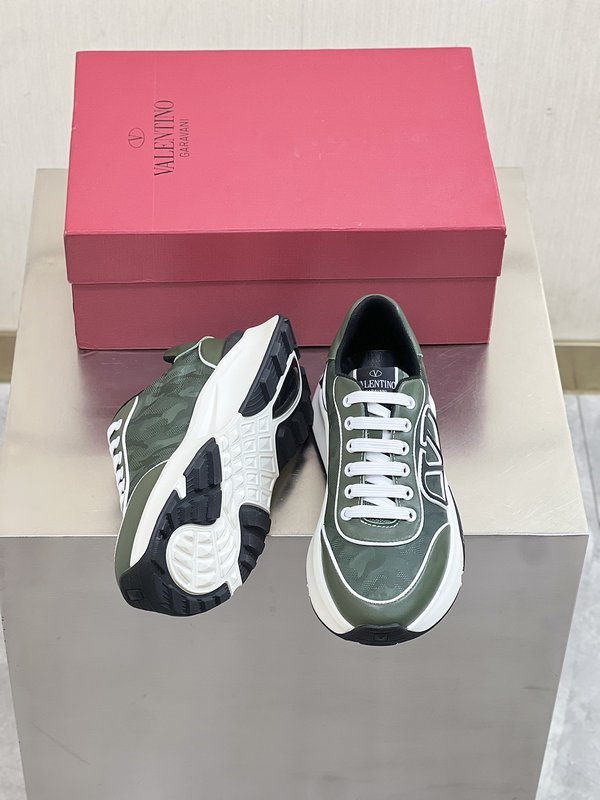 발렌티노 록러너 남성 운동화 001-221444