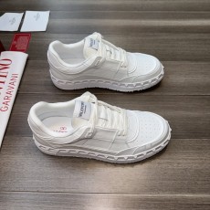발렌티노 화이트 가죽 캐주얼 스니커즈 001-221493