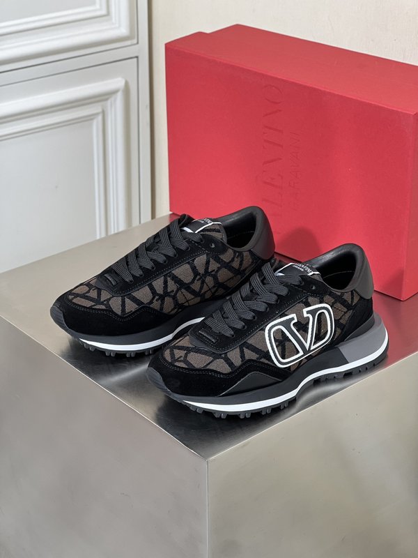 발렌티노 록러너 남성 운동화 001-221513