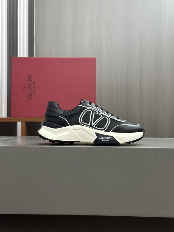 발렌티노 나파 송아지 가죽 통기성 운동화 001-221553