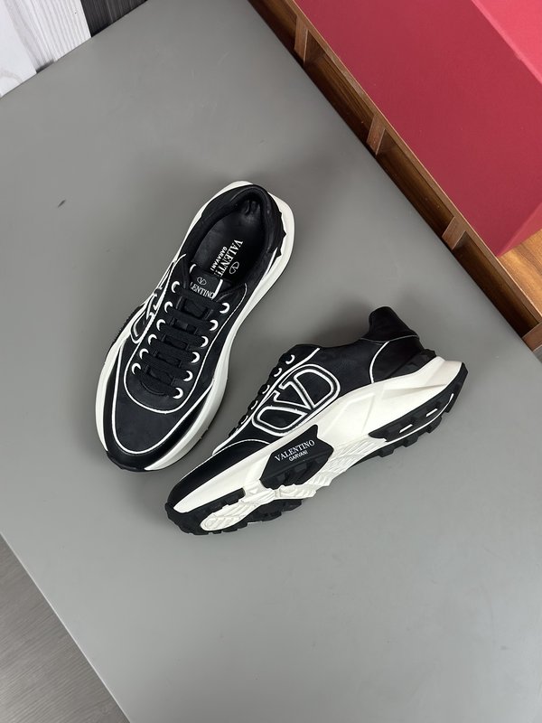 발렌티노 나파 송아지 가죽 통기성 운동화 001-221553