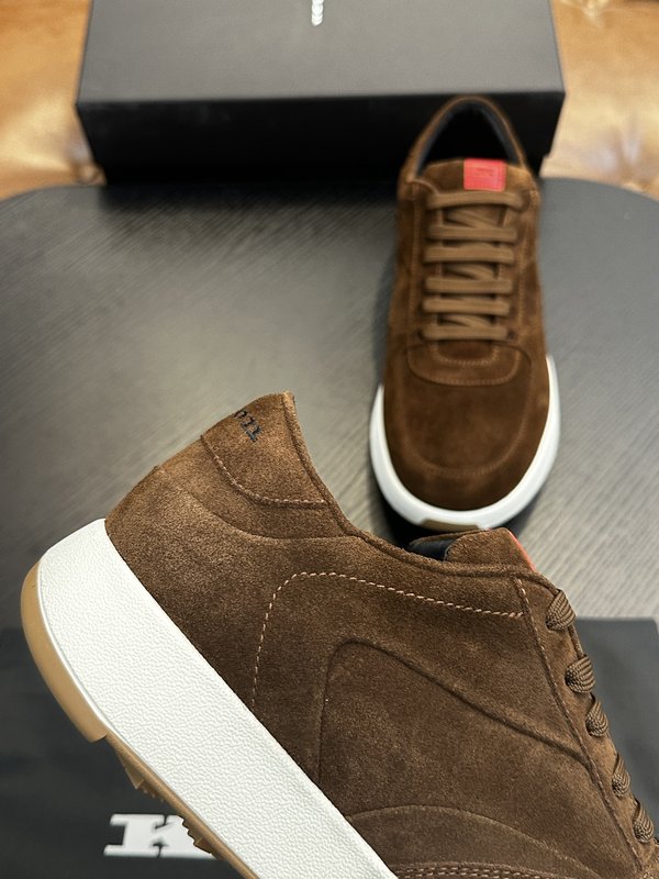 Kiton 남성 송아지 스웨이드 운동화 001-221556