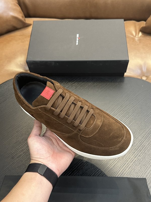 Kiton 남성 송아지 스웨이드 운동화 001-221556