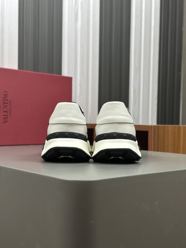 발렌티온 나파 가죽 통기성 스니커즈 001-221567