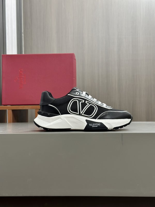 발렌티노 나파 가죽 통기성 운동화 001-221568