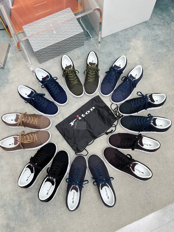 Kiton 캐주얼 니트 남성화 001-221581
