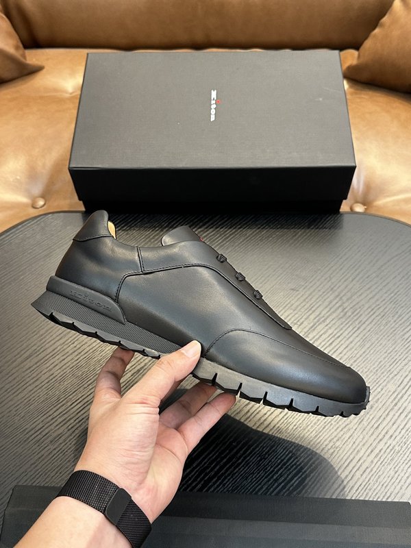 Kiton 남성 송아지 스웨이드 운동화 001-221586