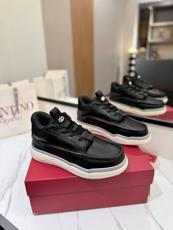 발렌티노 미드탑 커플 운동화 001-221598