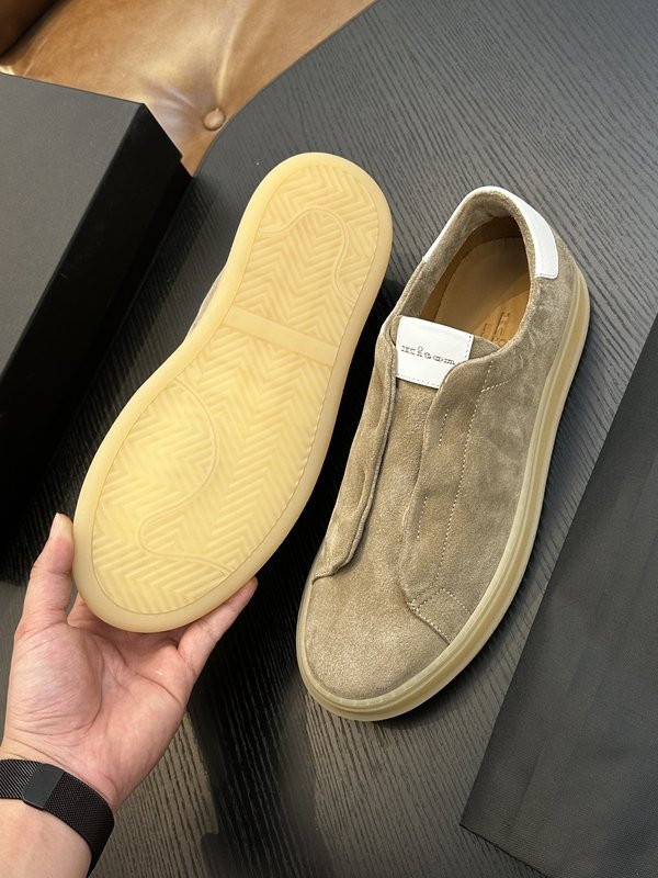 Kiton 남성 스웨이드 스니커즈 001-221711