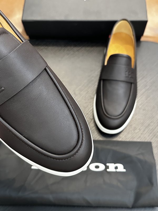 Kiton 남성 소가죽 캐주얼 슈즈 001-221712