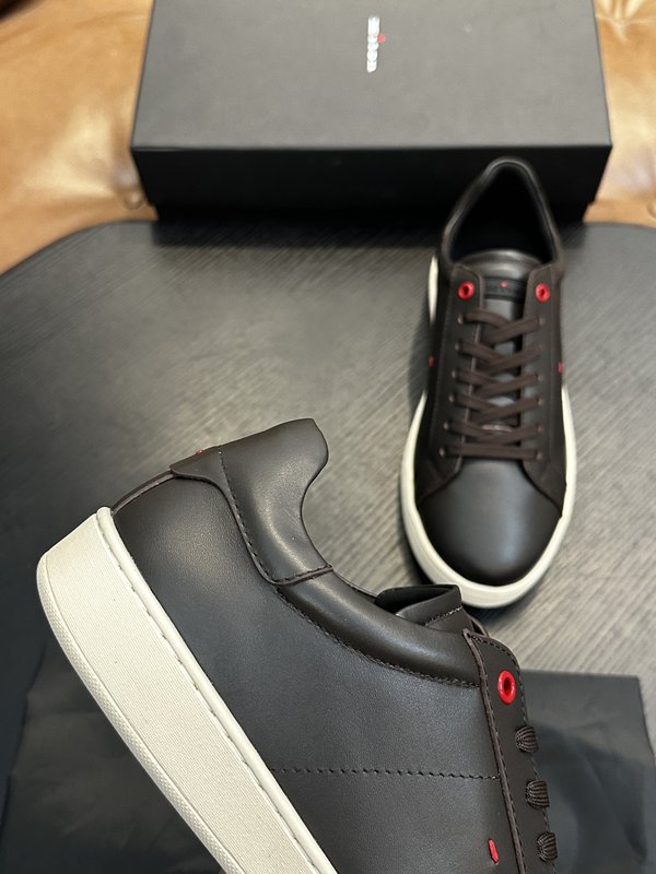 Kiton 남성 송아지 가죽 운동화 001-221719
