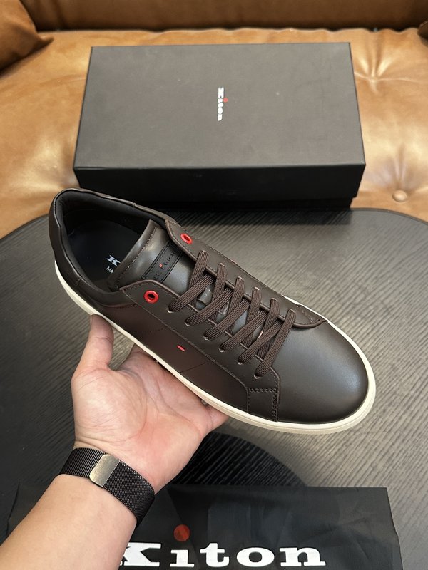 Kiton 남성 송아지 가죽 운동화 001-221719