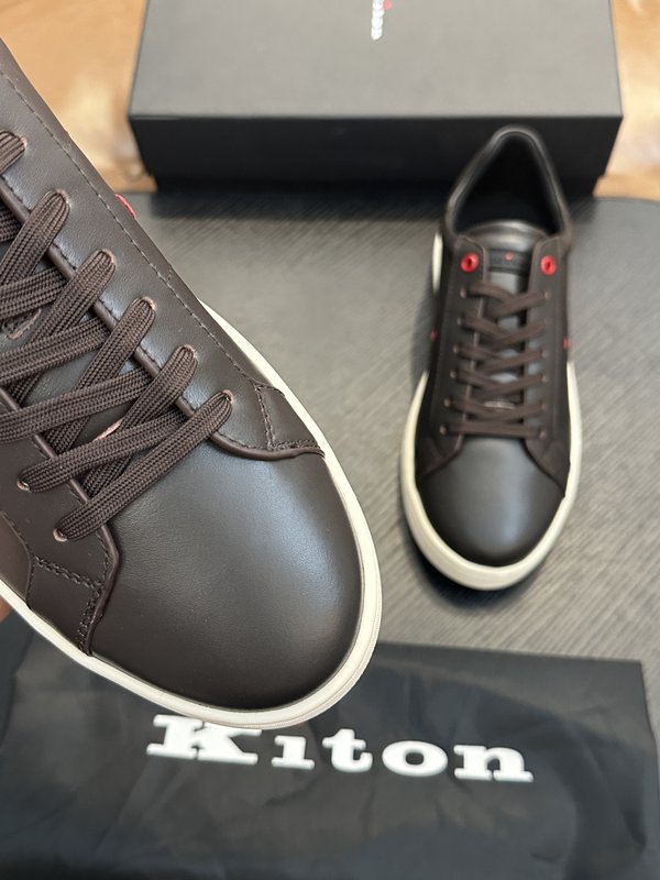 Kiton 남성 송아지 가죽 운동화 001-221719