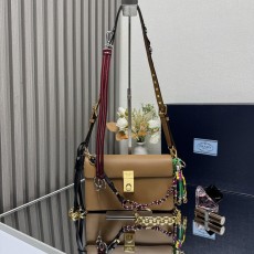 프라다 소프트 사운드 스몰 백 001-221849