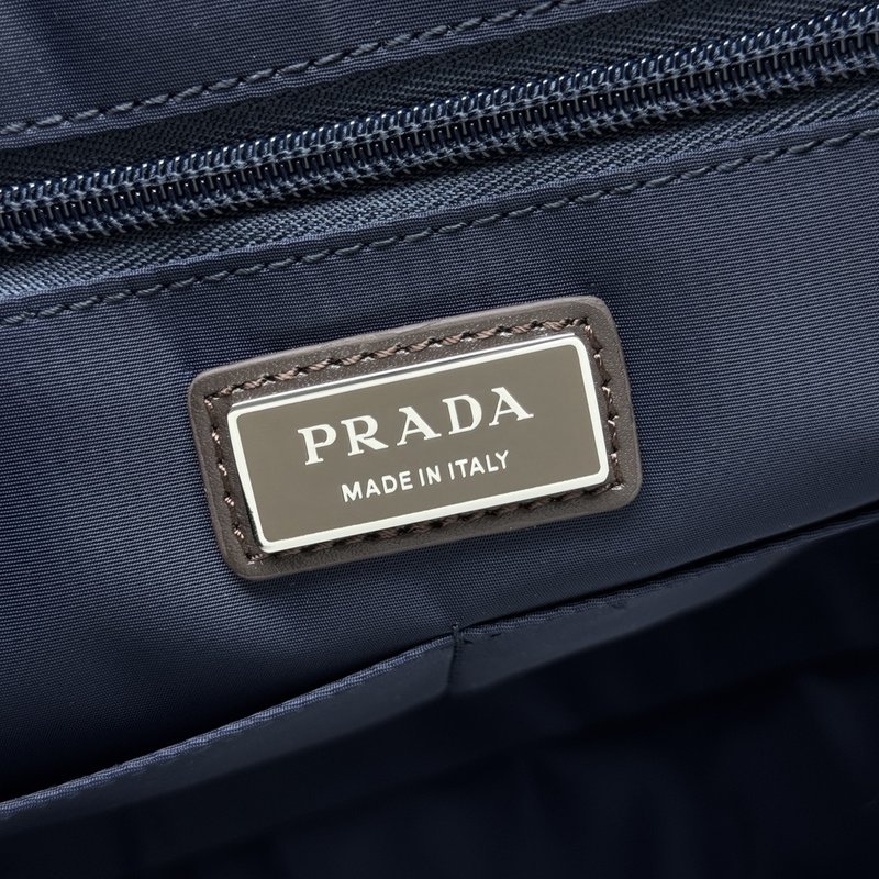 프라다 리나일론 메신저백 001-221883