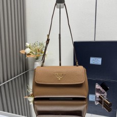 프라다 그레인 레더 숄더백 001-222037