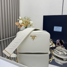 프라다 더블 스트랩 로고 웨빙 핸드백 001-222105