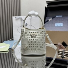 프라다 사피아노 레더 오픈워크 버킷백 001-222289