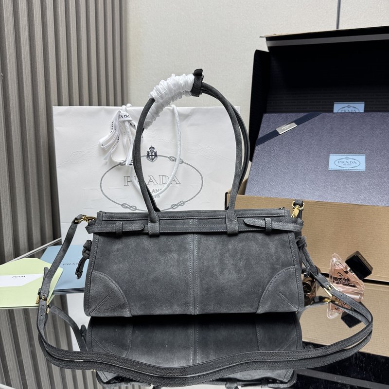 프라다 매끄러운 가죽 핸드백 숄더백 001-222330