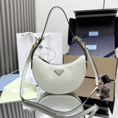 프라다 문 시리즈 소가죽 투웨이 숄더백 001-222363