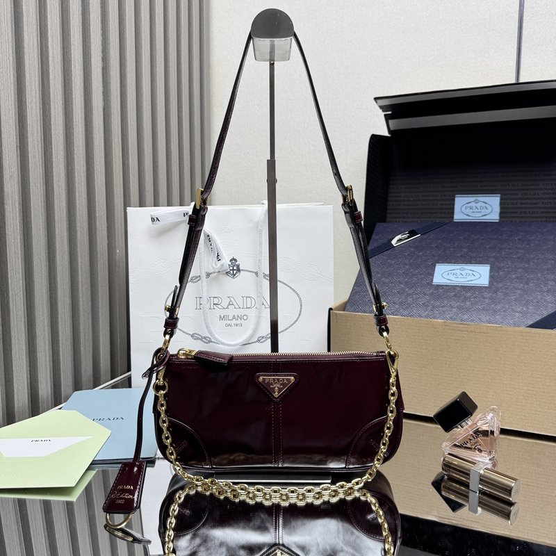 오일드 레더 숄더백 001-222371