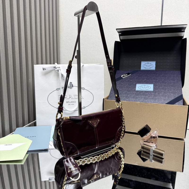 오일드 레더 숄더백 001-222371