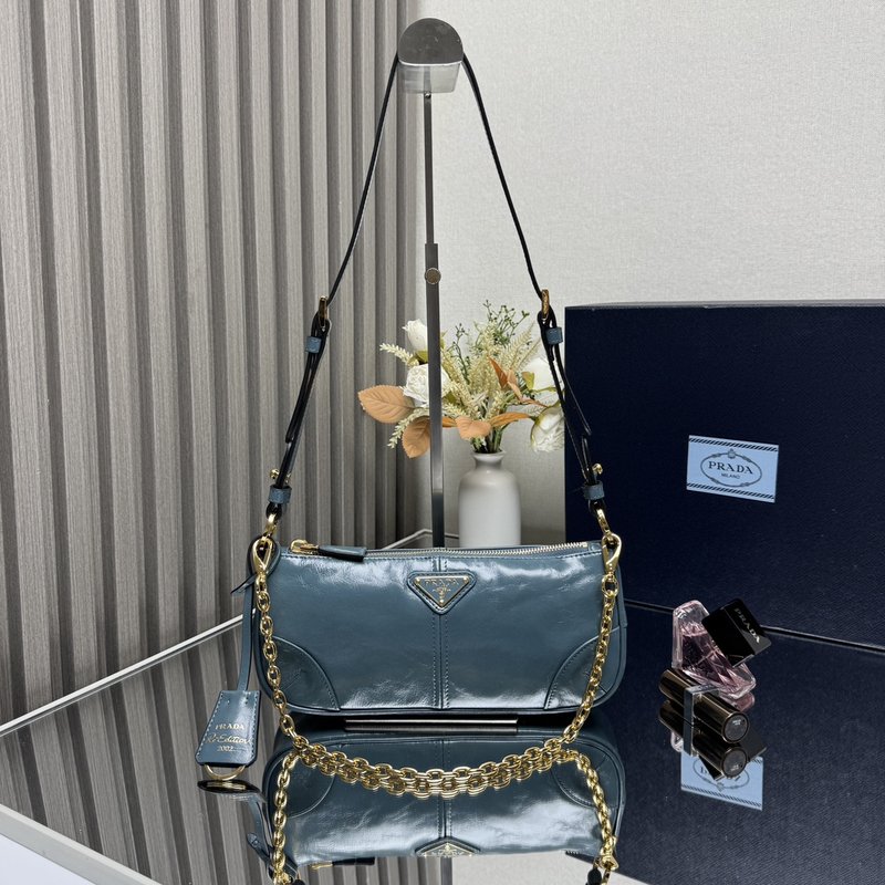오일드 레더 숄더백 001-222372