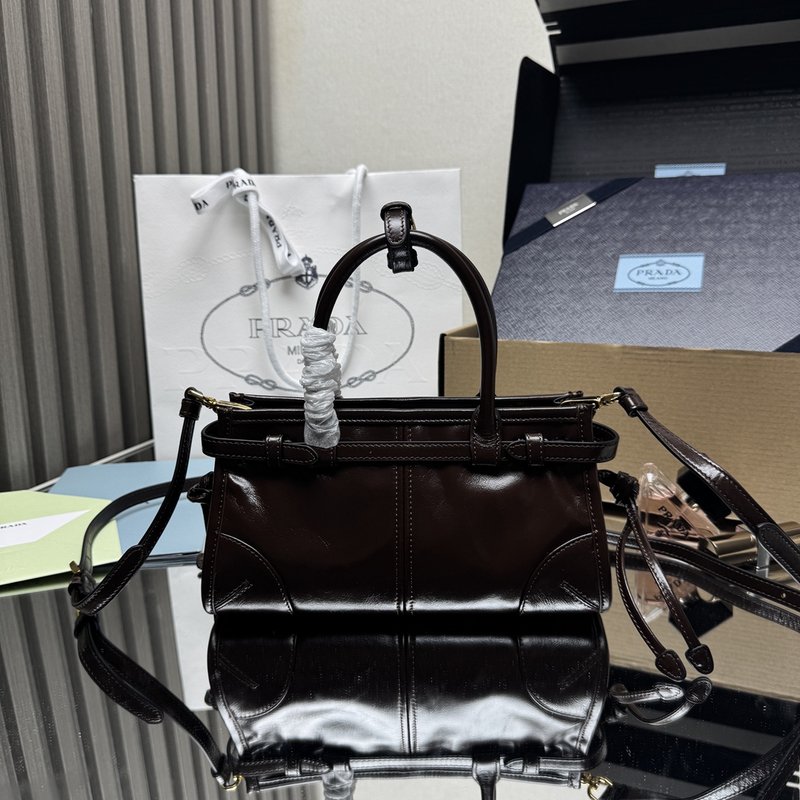 오일드 레더 미니 숄더백 001-222374
