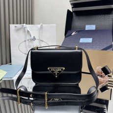 프라다 빈티지 평문 소가죽 승무원백 001-222431