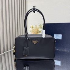 프라다 리나일론 미디엄 토트백 001-222452