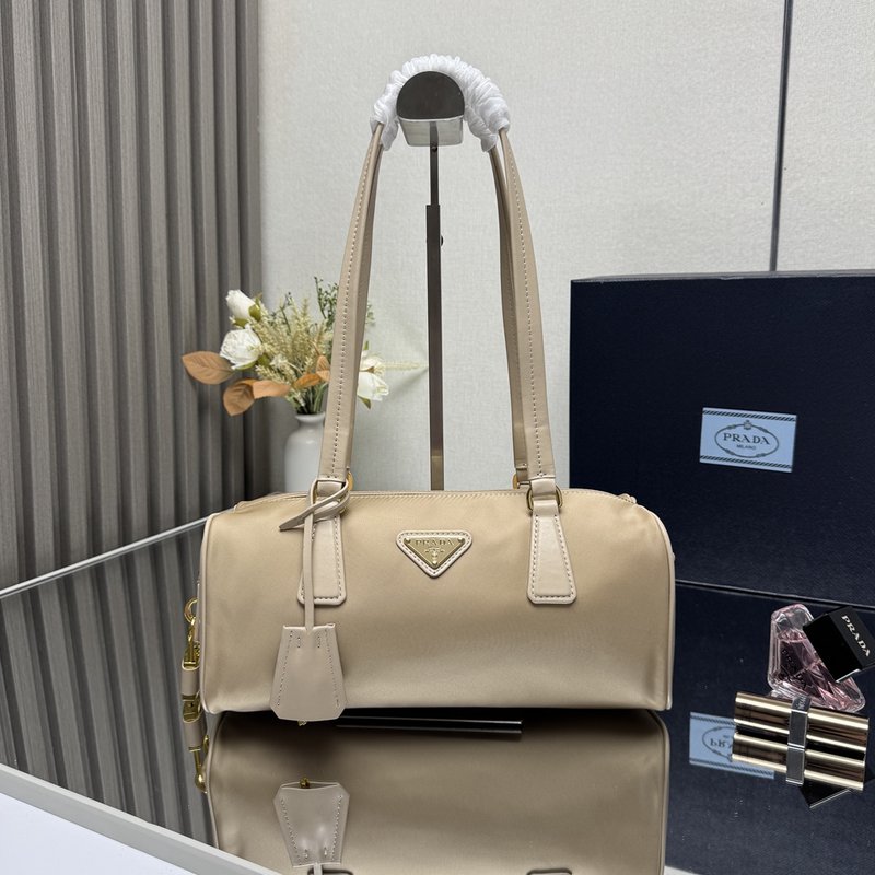 프라다 리나일론 토트백 001-222453