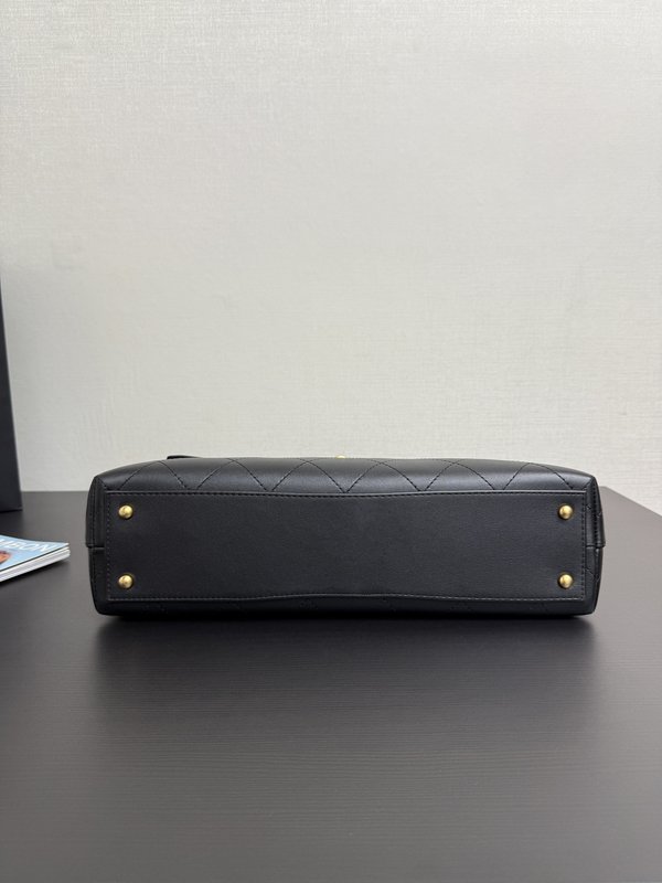 샤넬 클래식 블랙 핸드백 001-222587