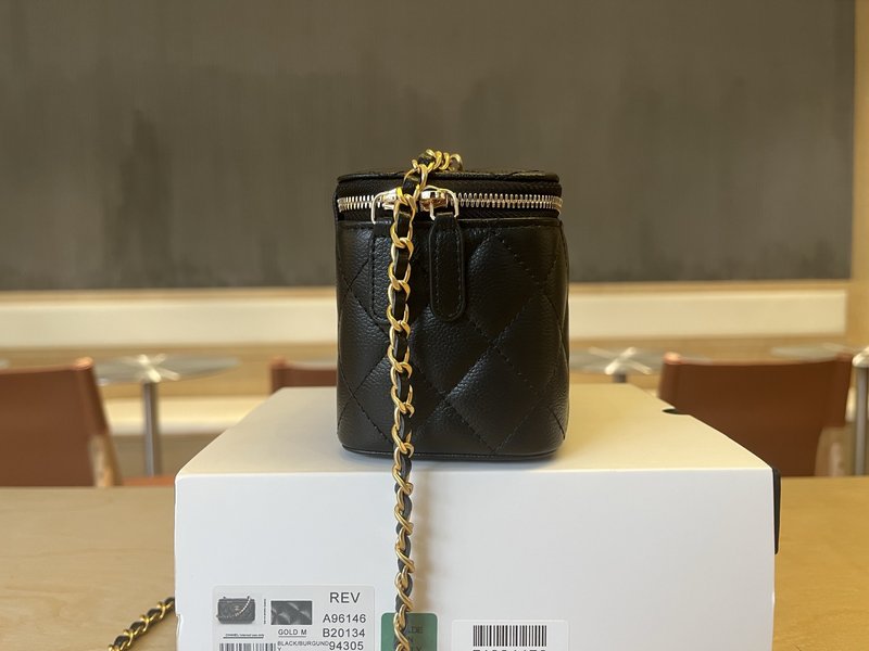 샤넬 진주 체인 립스틱 케이스 001-222694