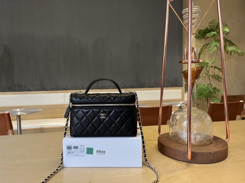 샤넬 클래식 퀼팅 송아지 가죽 숄더 크로스백 001-222722
